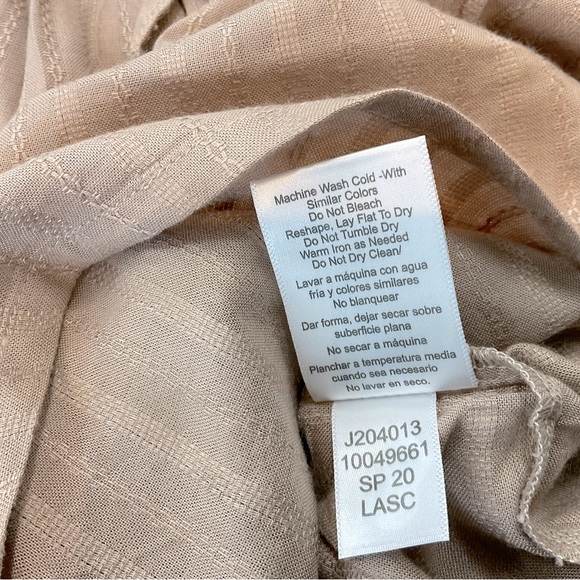 NWT Off Shoulder Top - Picture 4 of 7